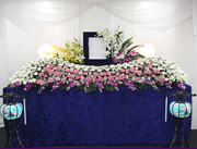 家族葬プラン「にじいろ」祭壇例